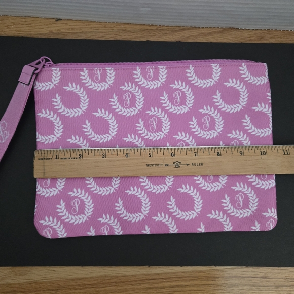 Victoria's Secret Pink And White Cosmetic Bag NWOT - Picture 5 of 6